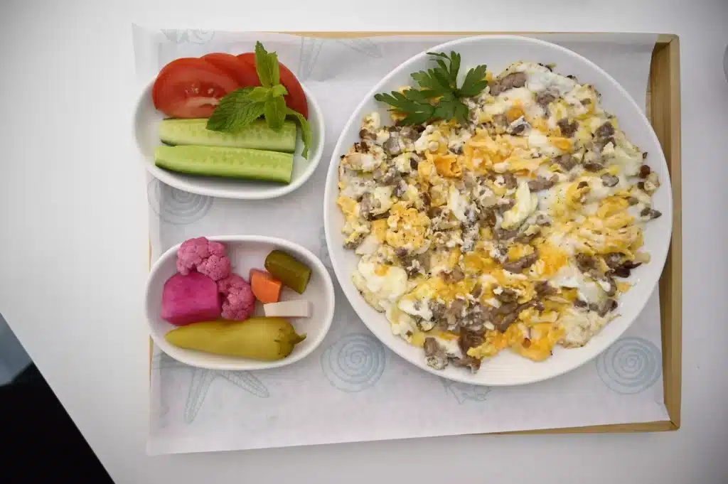 وجبة فطور عربي بيض اروما